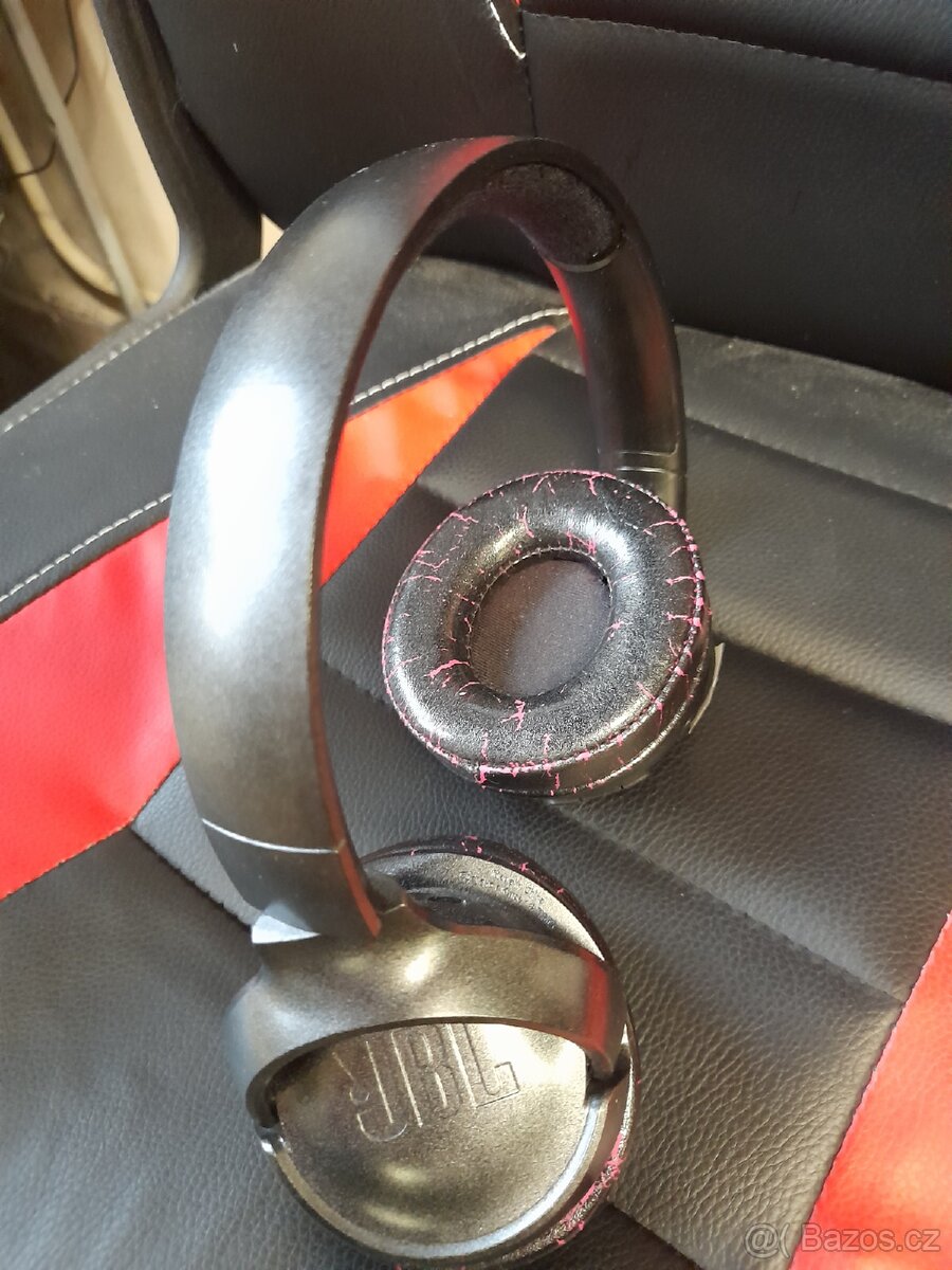 Sluchátka JBL