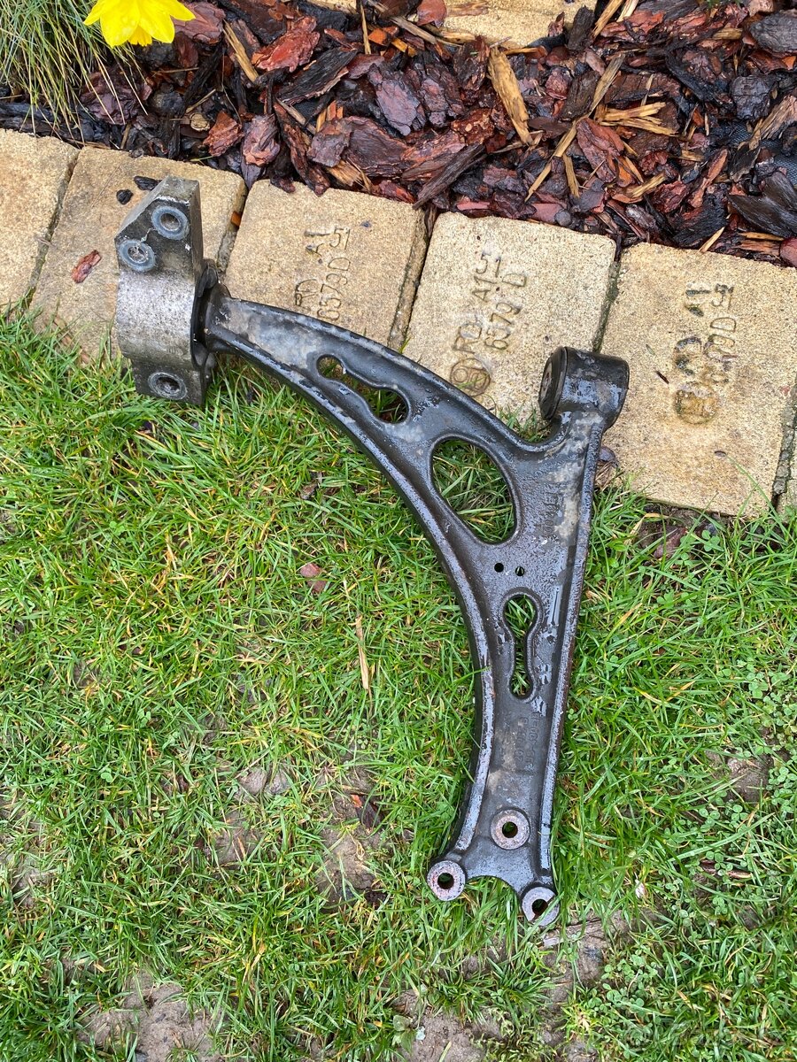 Rameno na VW Caddy nebo Touran