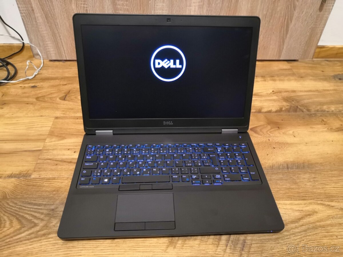 Dell 5570 i7 / 16 GB RAM / 512 SSD/ GPU/ Velká Baterie