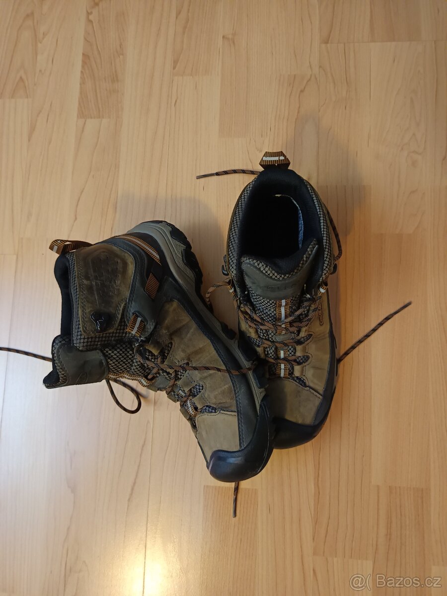 KEEN TARGHEE III MID WP M black olive/golden brown