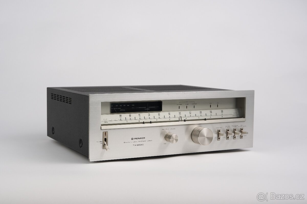 Pioneer TX-9800 – high-end FM/AM tuner ze zlaté éry