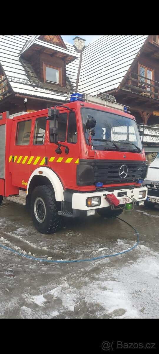 Mercedes 1224 automatic voda+pena Hasičske vozidl hasičský