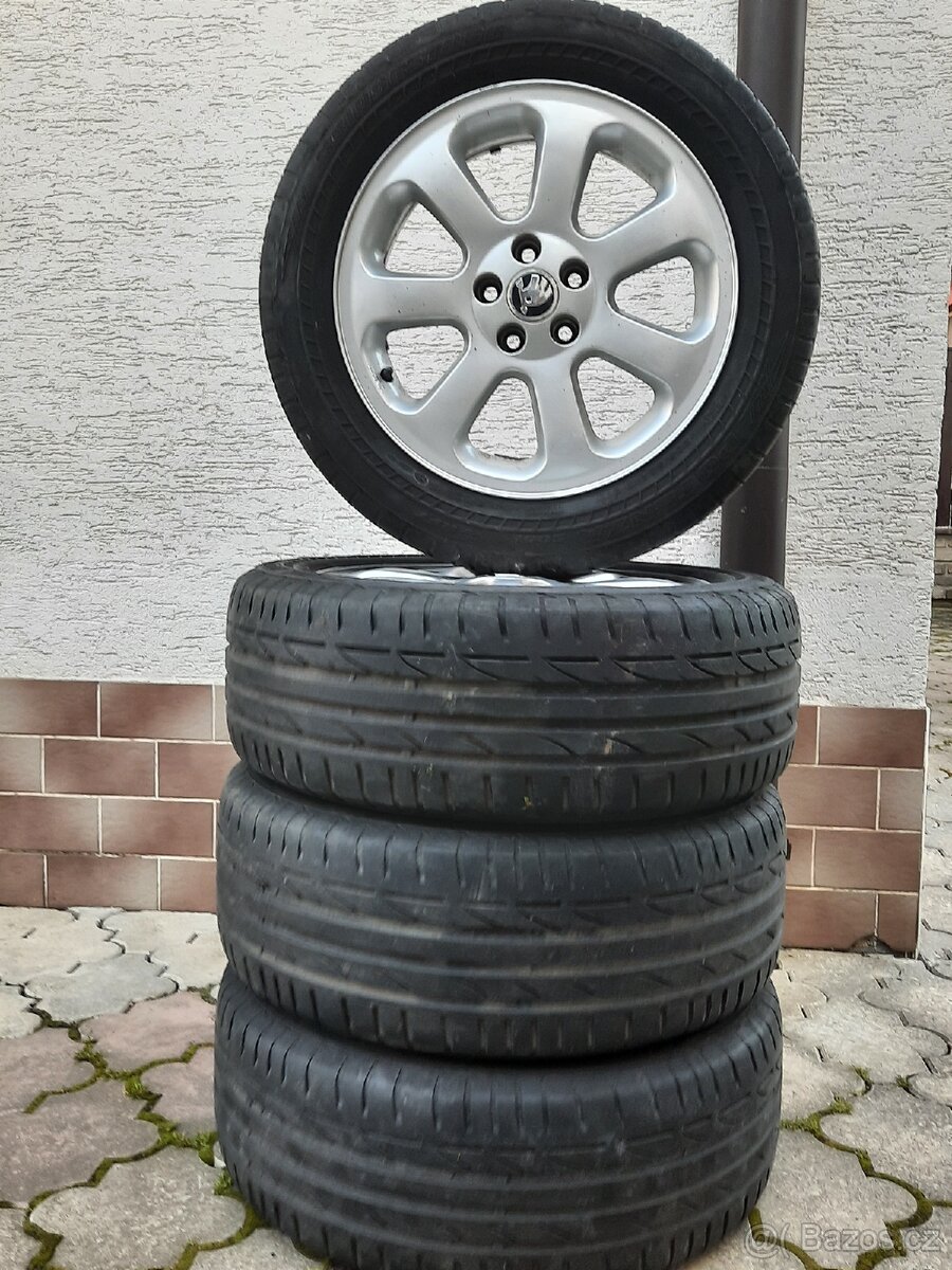 Alu kolo Škoda 205 55 R16 Michelin s roztečí 5x100