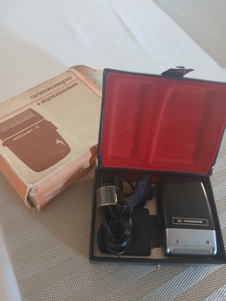 Retro holící strojek
