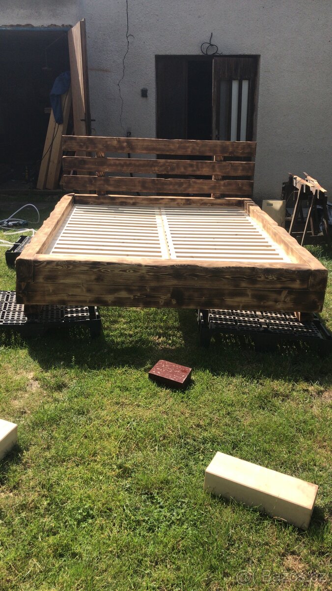 Postel z tramu 180x200