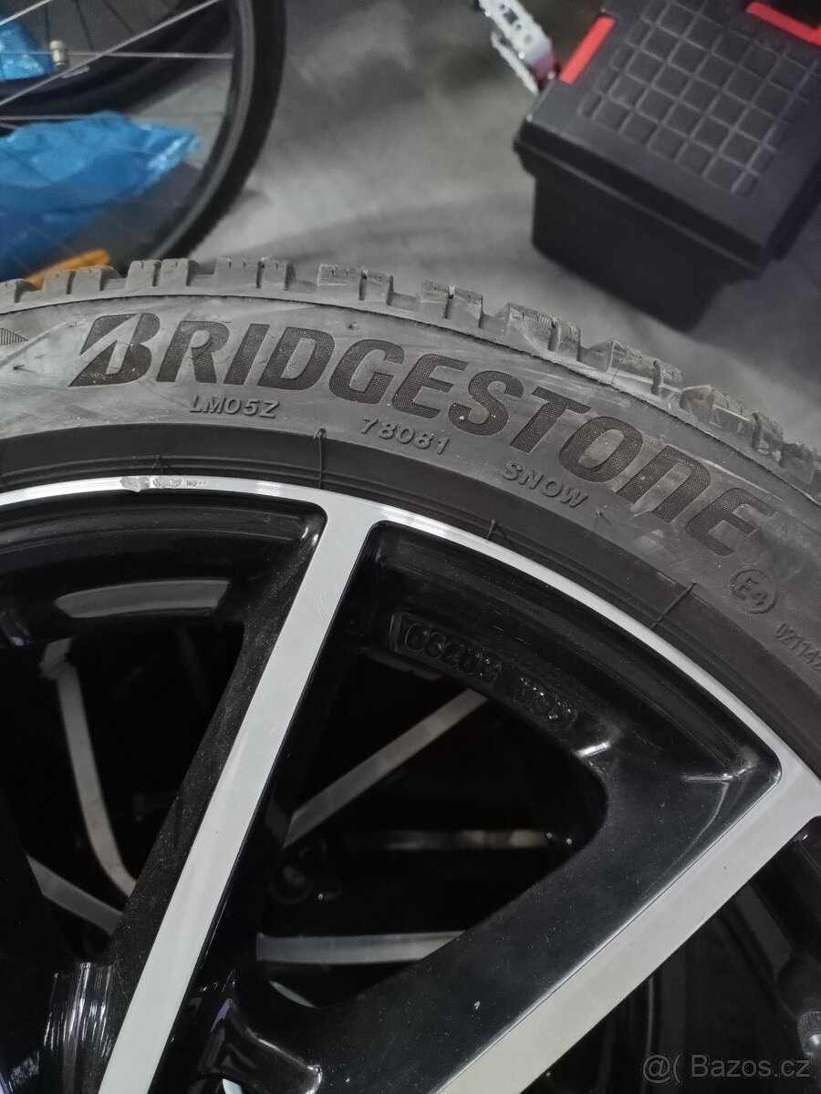 Zimní pneu Bridgestone Blizzak 225/45 R17