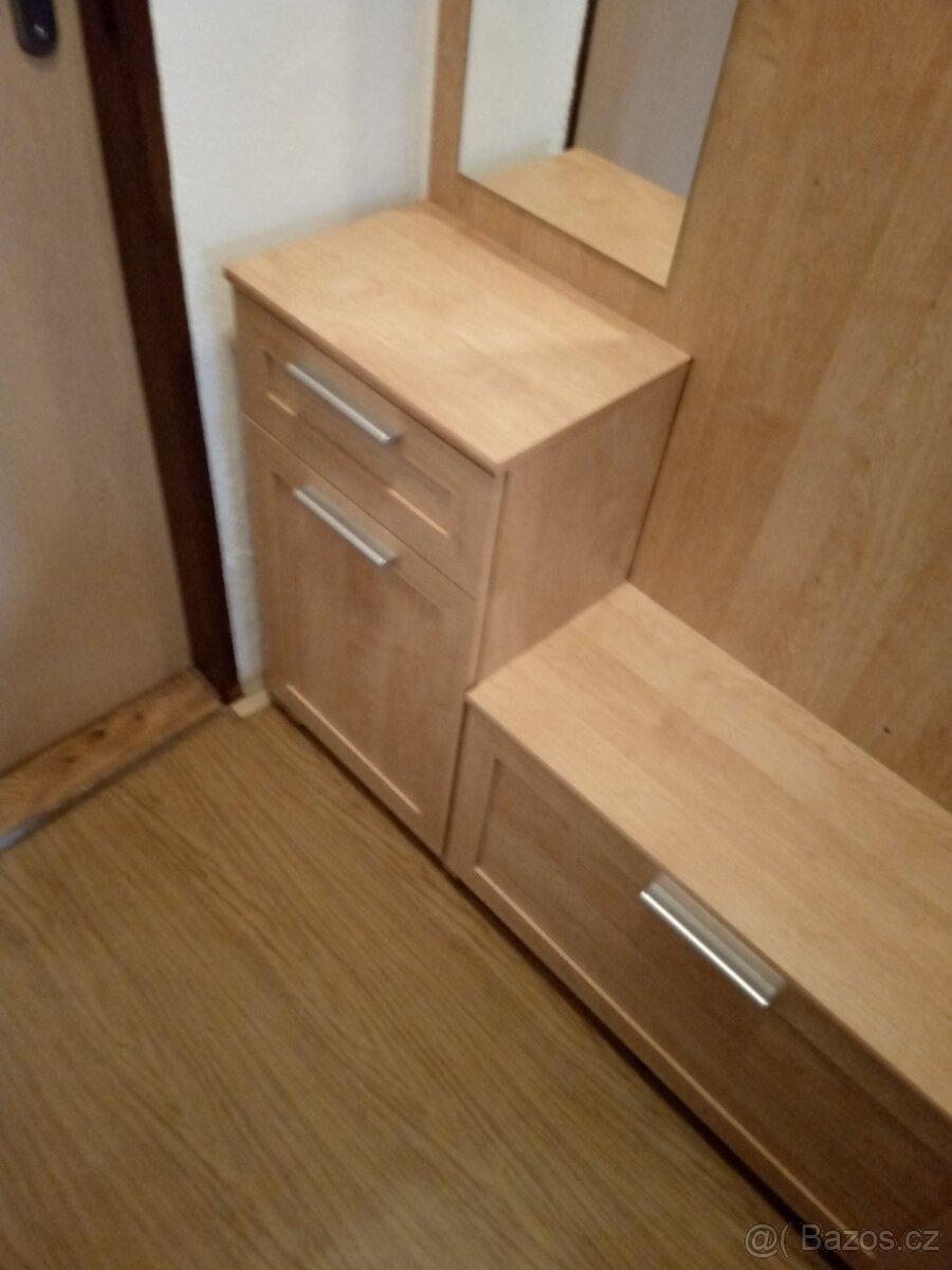 Botník, skříň do předsíně