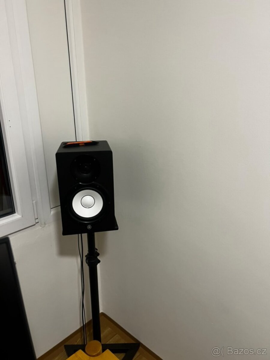Studiové monitory a mikrofon + vše k tomu