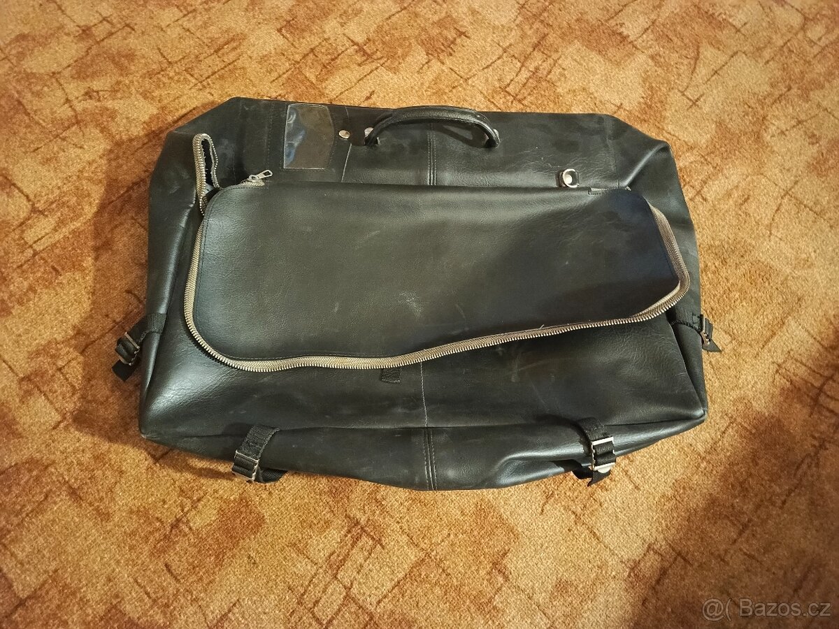 Starý vojenský koženkový kufr vz.85- rozměr 57x42x16,5cm - v