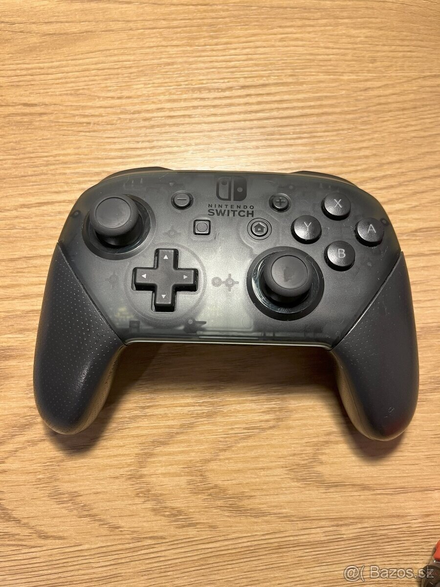 Nintendo Switch Pro Controller