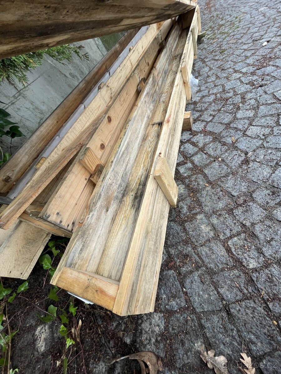 Dřevěné bedny/prkna