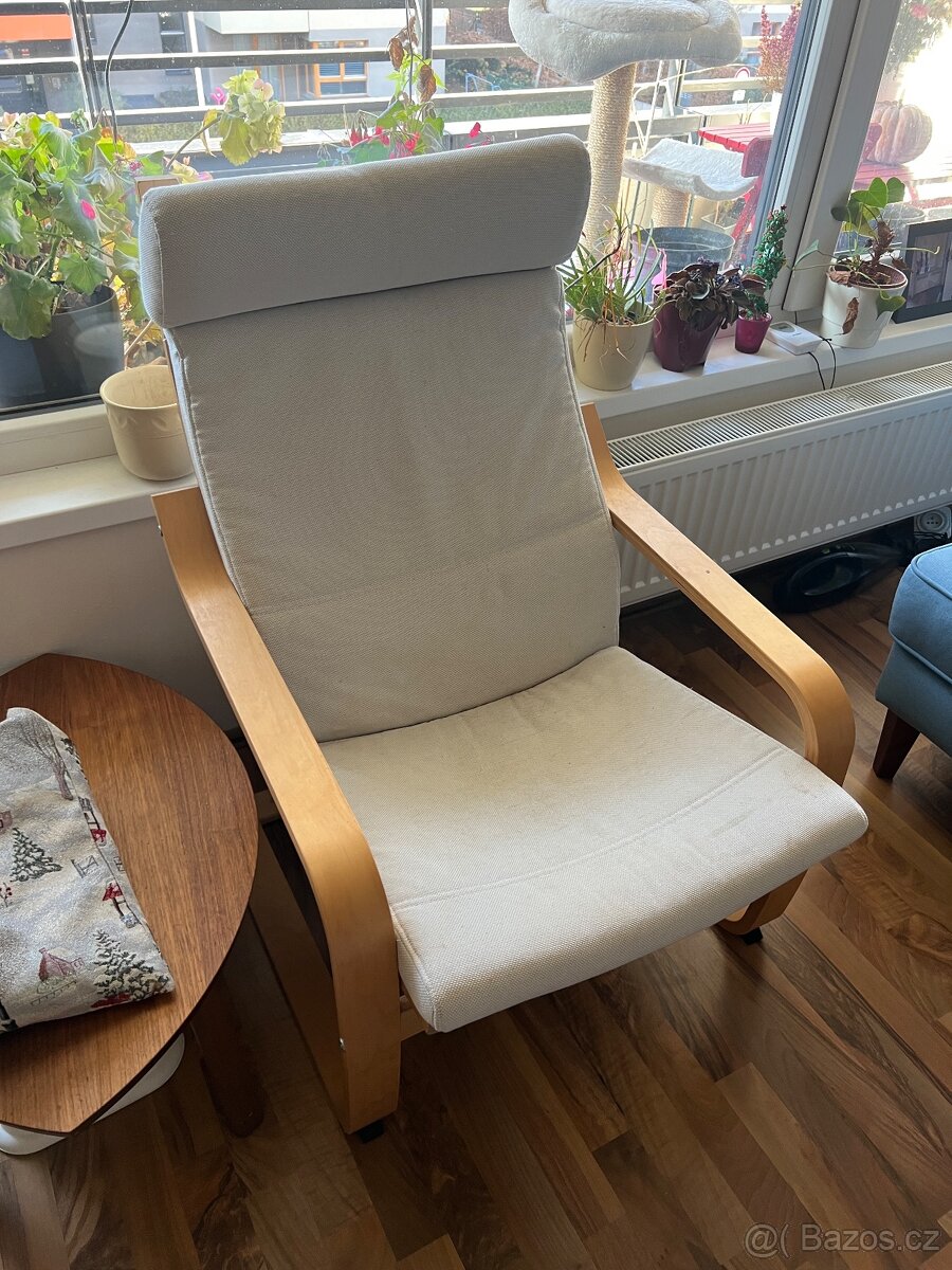 Křeslo Poang s podnožkou