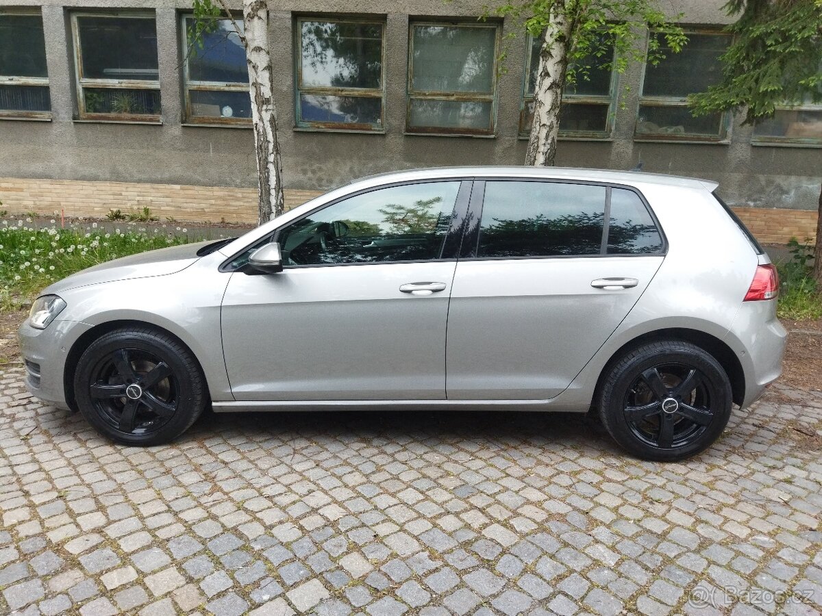 Volkswagen Golf VII, 1.2 TSI / 63 kW, NAVI, r.v. 2017