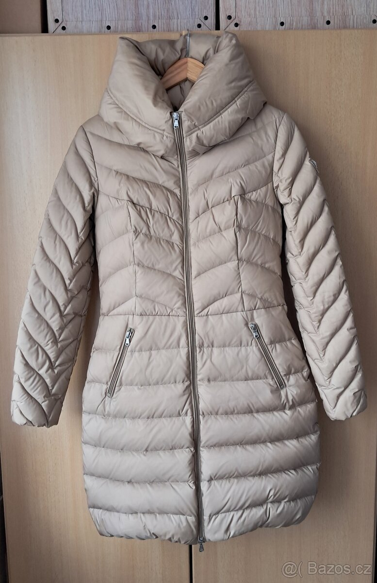 Dámský zimní kabát Guess S