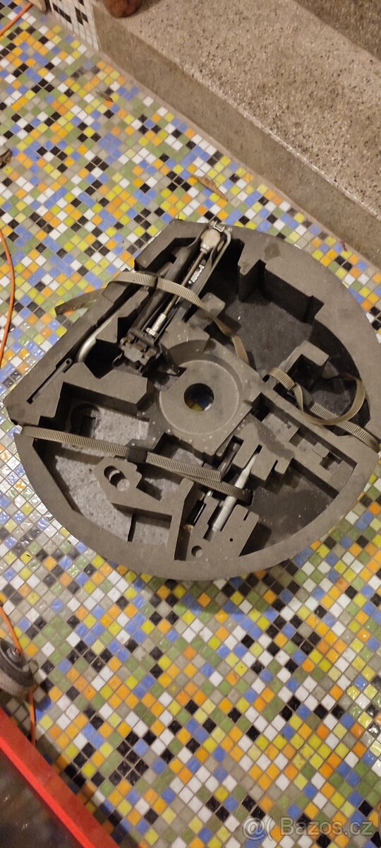 Výplň rezervy Audi A3 VW Golf