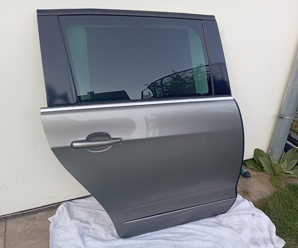 Zadní dveře Peugeot 5008
