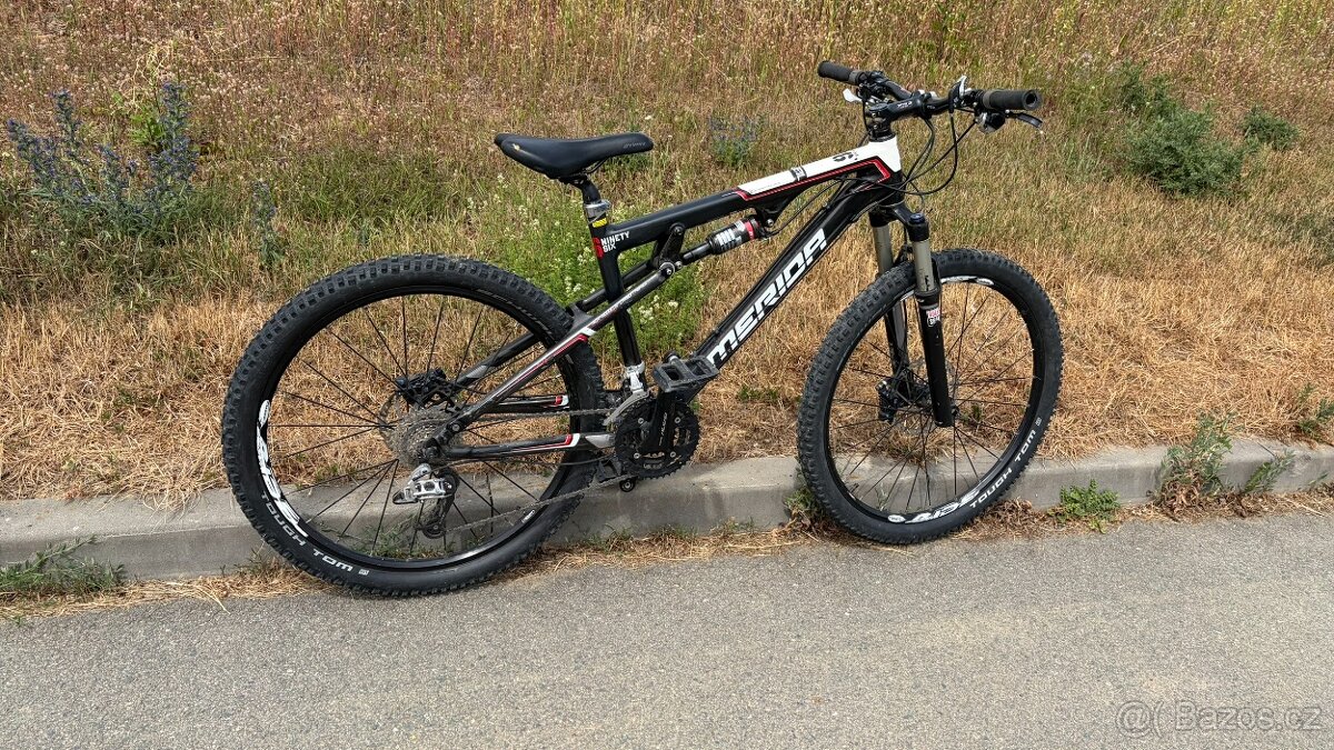 Celoodpružená Merida Nienty 26", velikost M