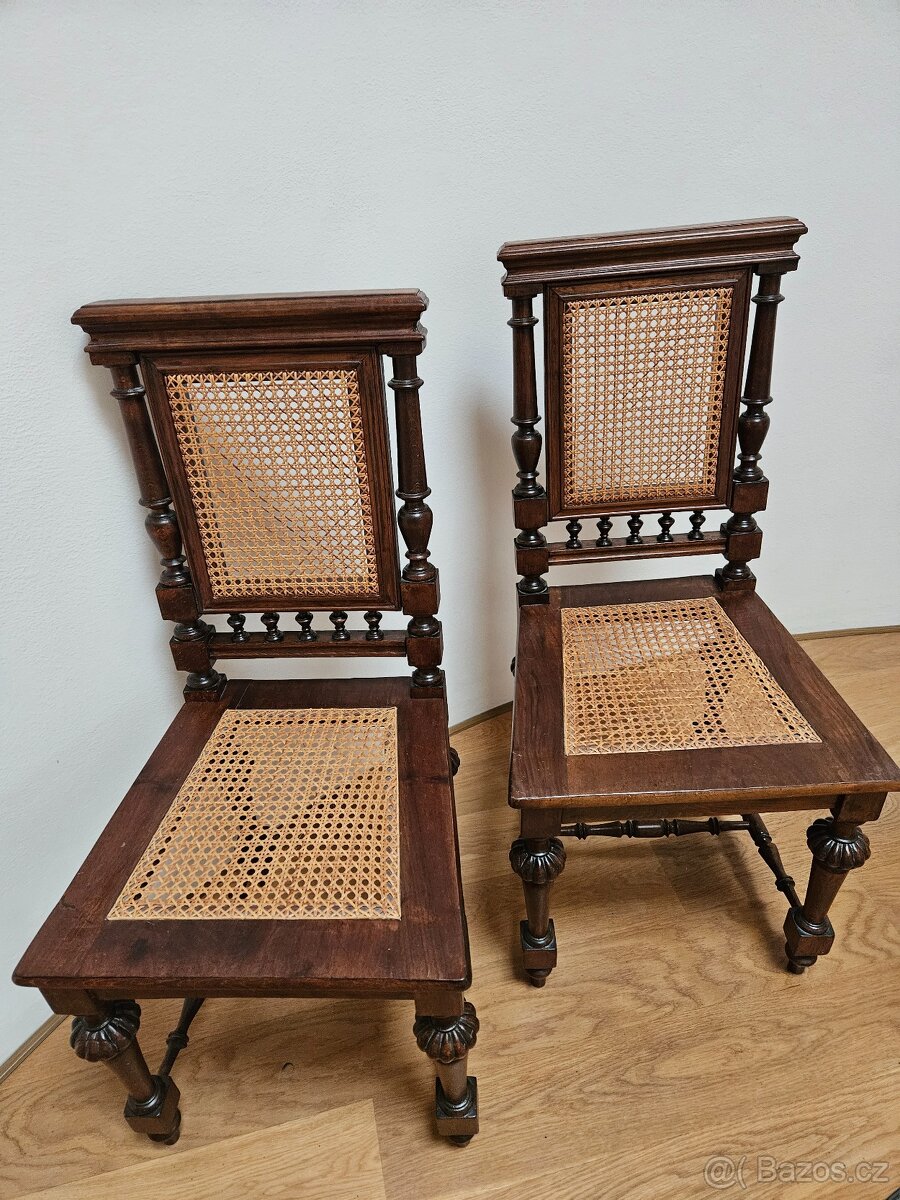 Prodám dvě starožitné židle
