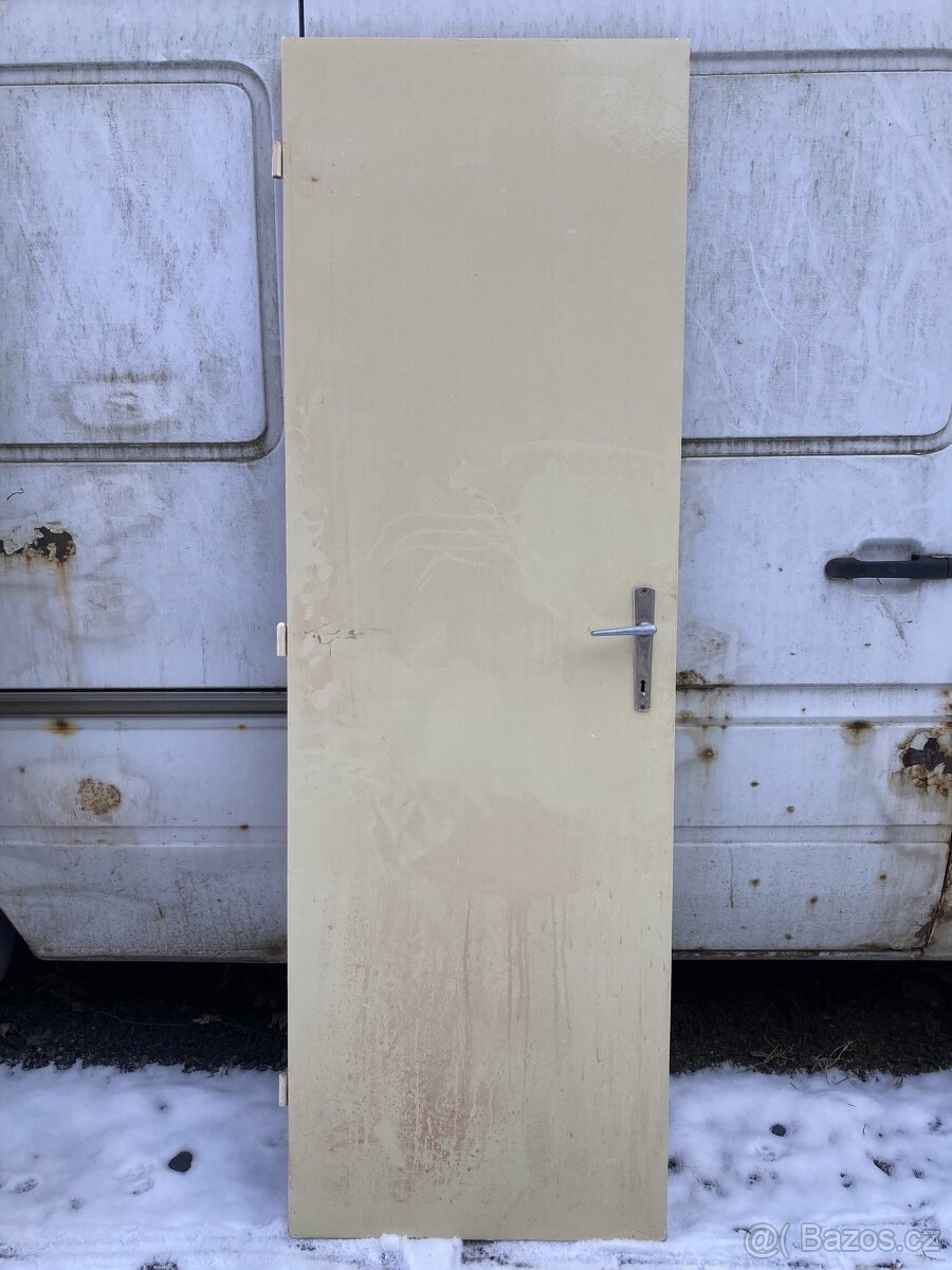 Dvere 60 : prave.