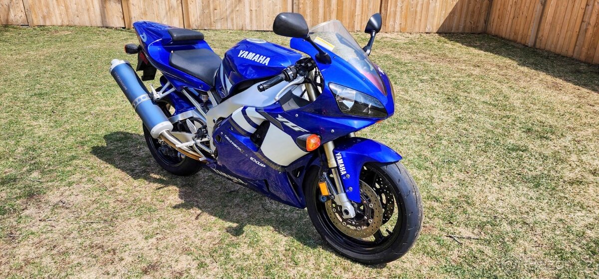 Yamaha R1 2001 POUZE DÍLY