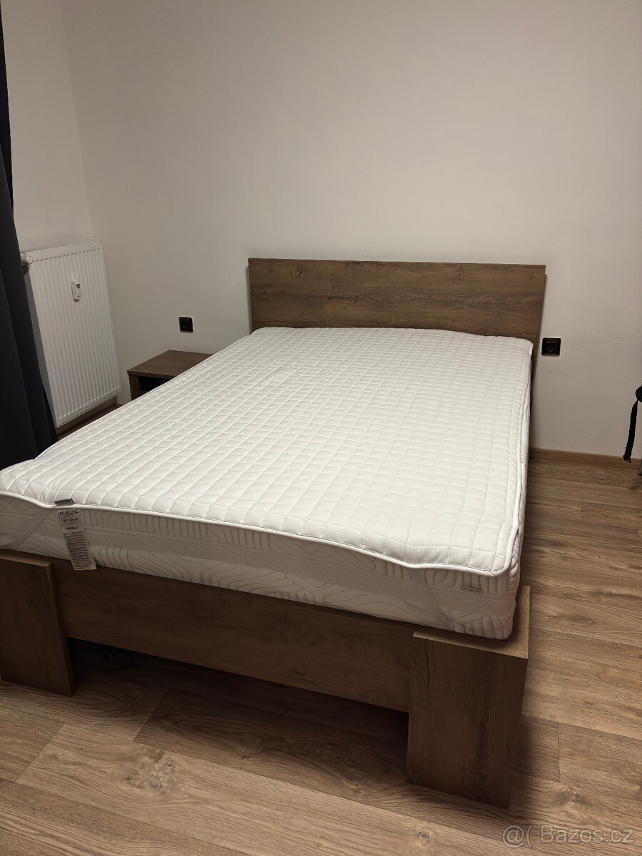 Prodám postel s matrací 140x200