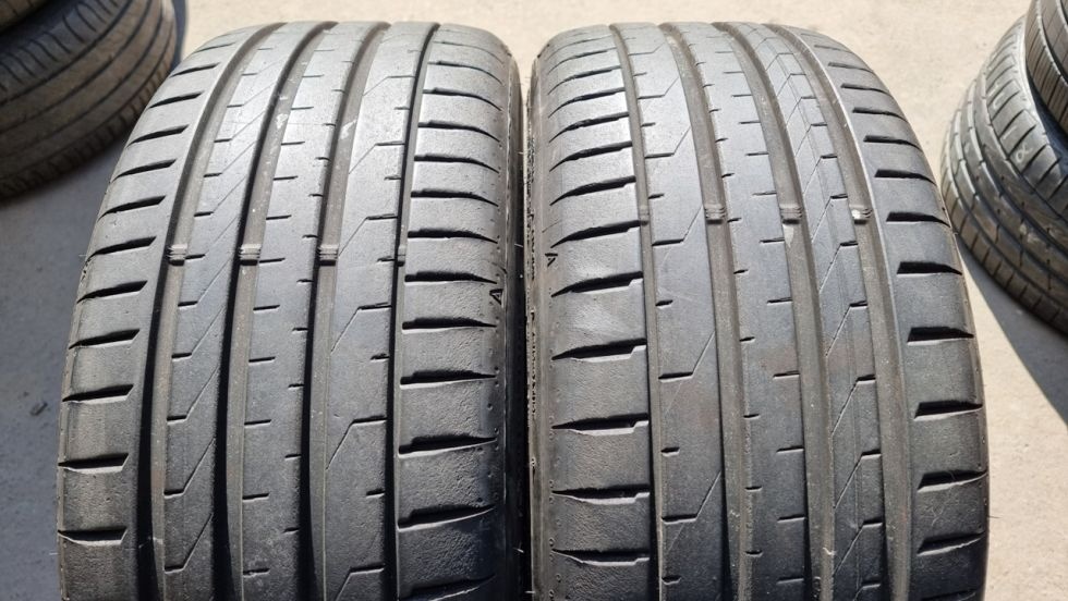 Letní pneu 225/40/18 Falken