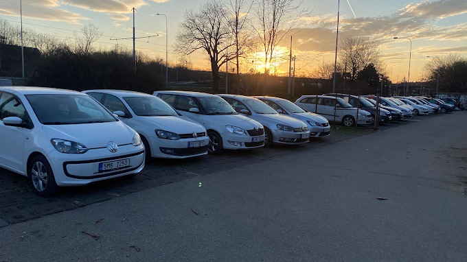 Autopůjčovna, Autoservis na prodej