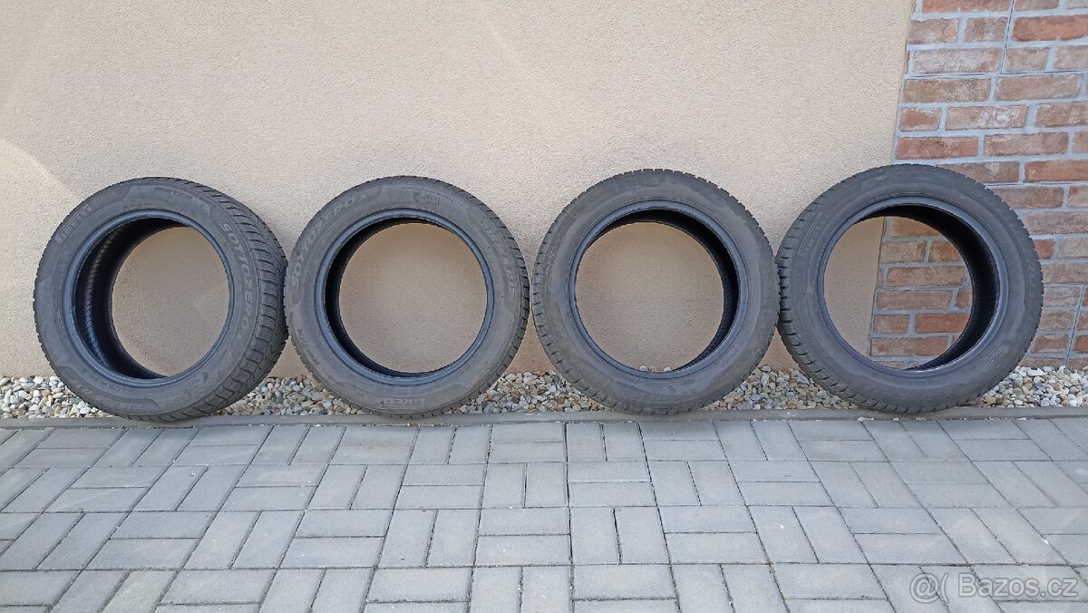 Zimní pneu 215x55xR17
