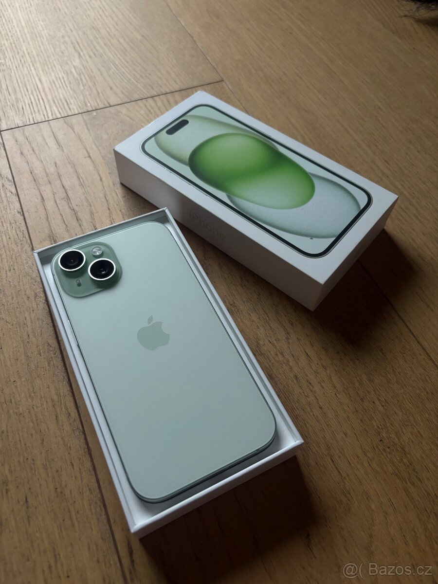 Apple iPhone 15 256GB zelený