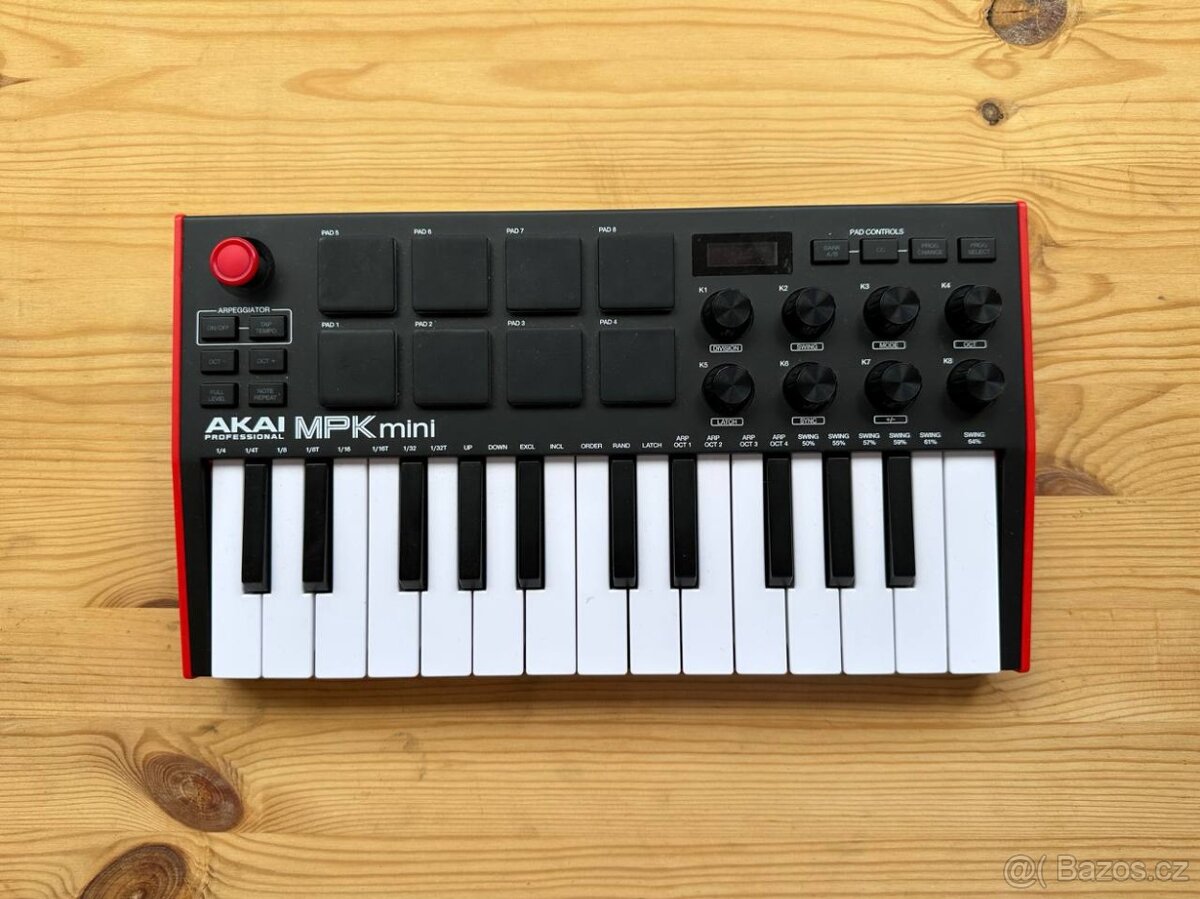 AKAI MPK Mini MK3 – téměř nový, použitý jen 2×