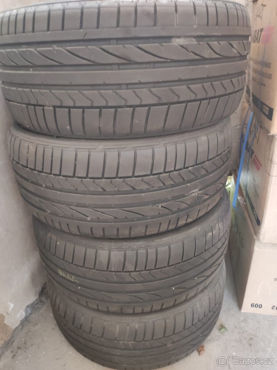215/40 R17 Bridgestone 87V letní