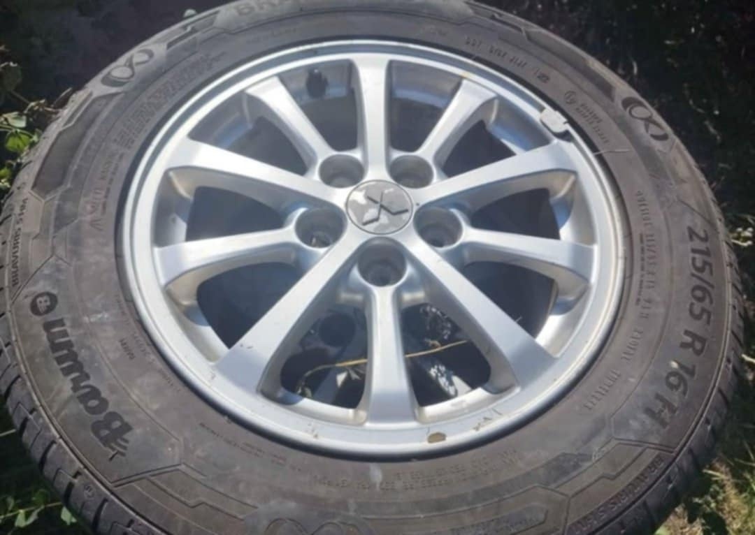 ALU a letní pneu Barum 215 65 16