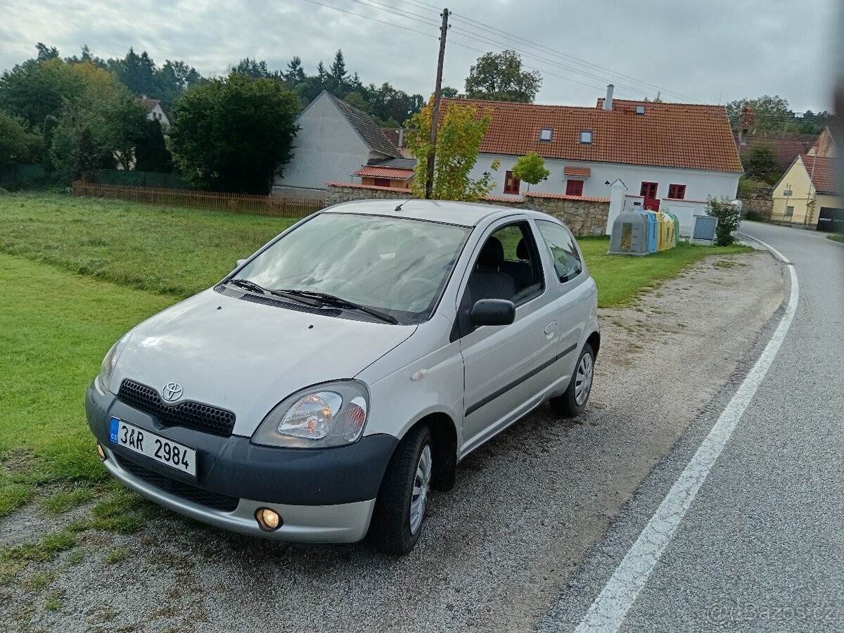 Yaris 1.0i (50kw) - NOVÁ STK - EKO- 0 KČ