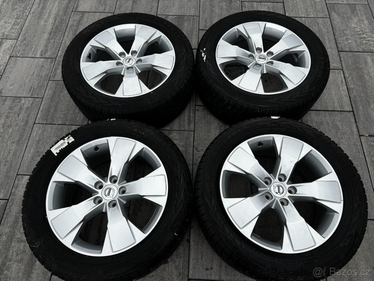 Originál alu kola Volvo XC40 zánovní zimní Nokian