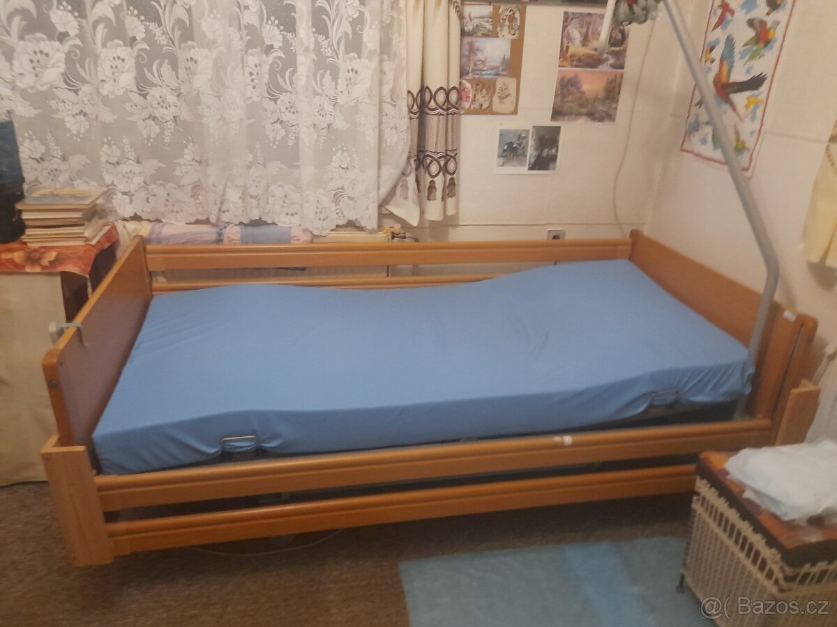 Zdravotní polohovatelná elektrická postel + matrace