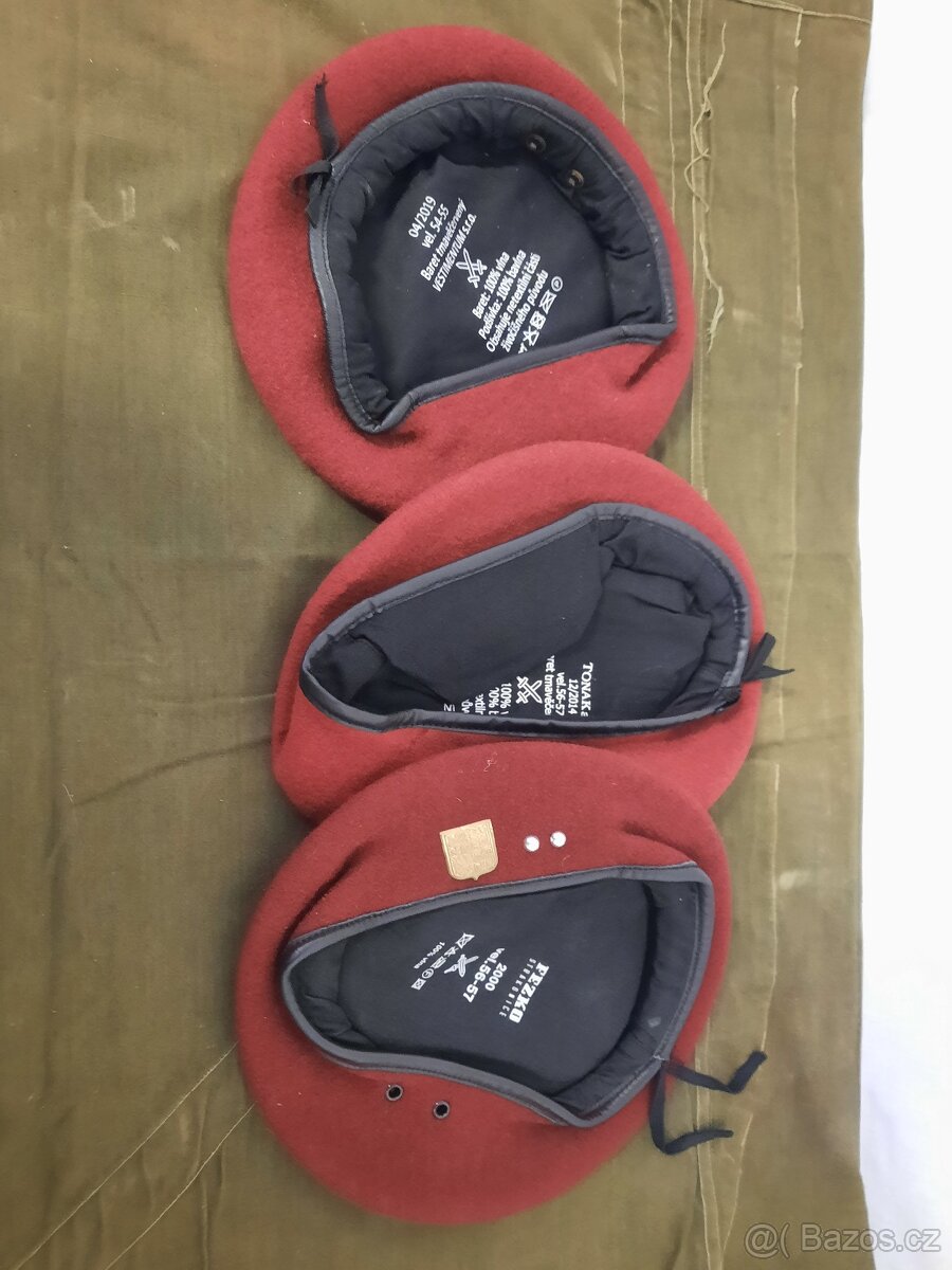 Červený výsadkářský baret