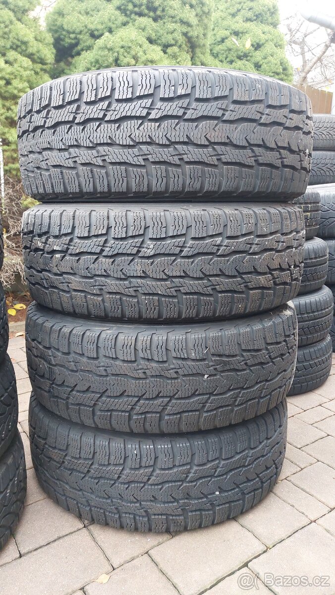 Pneu zimní, 4 ks, rozměr 235/60/17C, 117/115R, zn. NOKIAN
