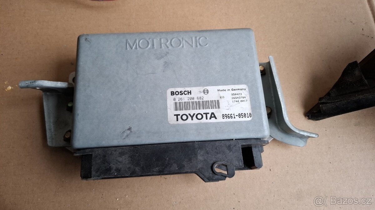 Toyota CarinaE - soubor náhradních dílů