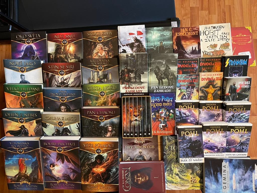 Pratchet,Hra o trůny,Kolo času,Kulhánek,Eragon,Duna atd