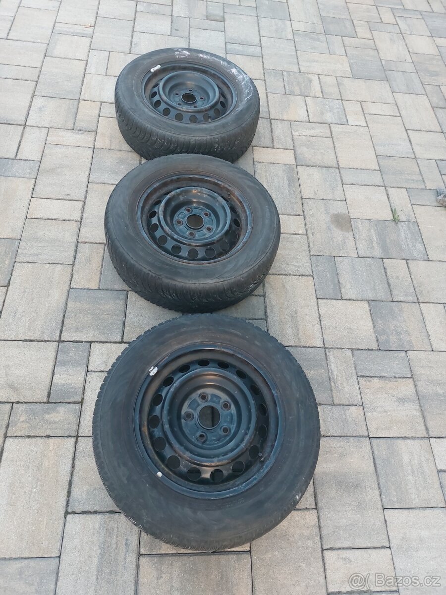 Kola Auris 15" + zimní pneu 195/65 R15