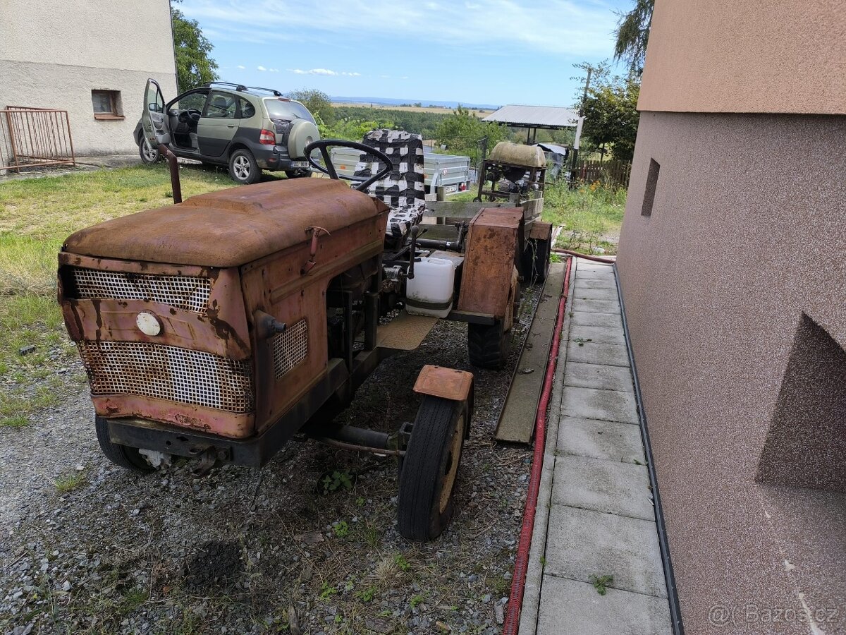 Domácí traktůrek škoda 1203