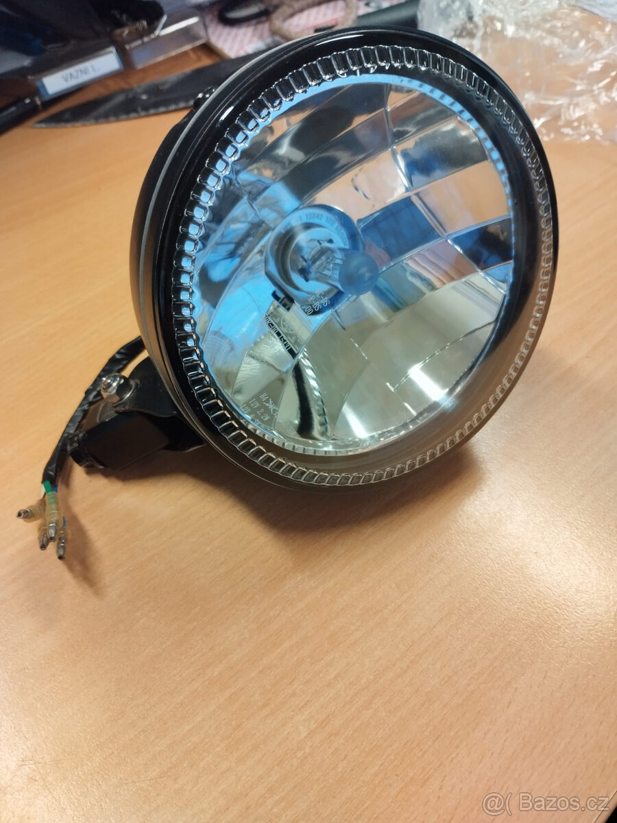 Motocyklový přední světlomet