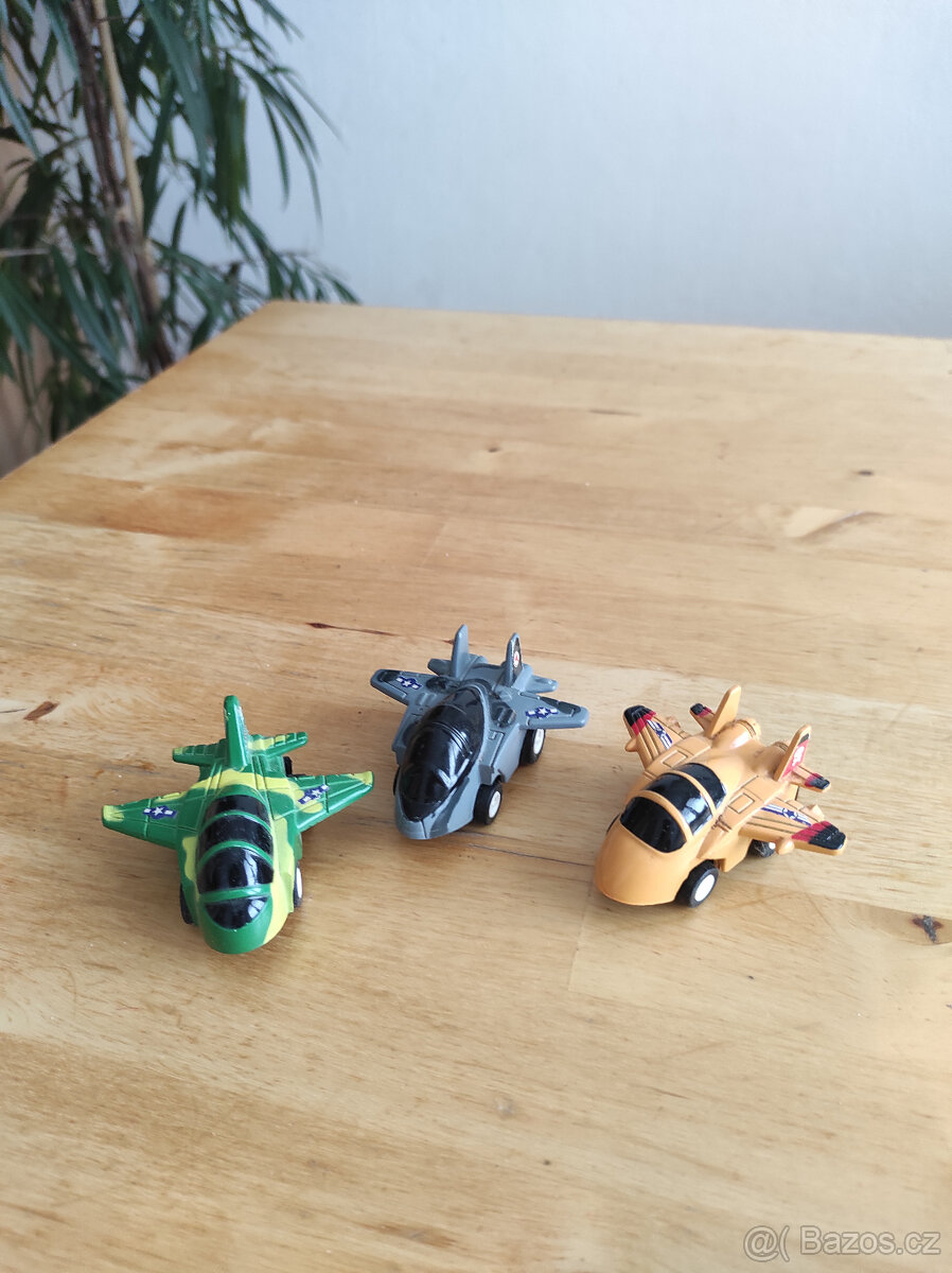 3 stíhačky na setrvačník, TOP stav