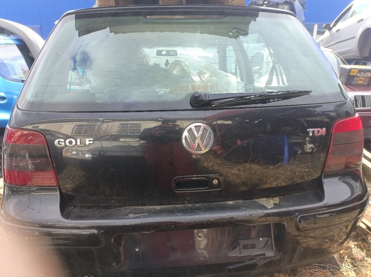 VW Golf IV - Kufrové dveře