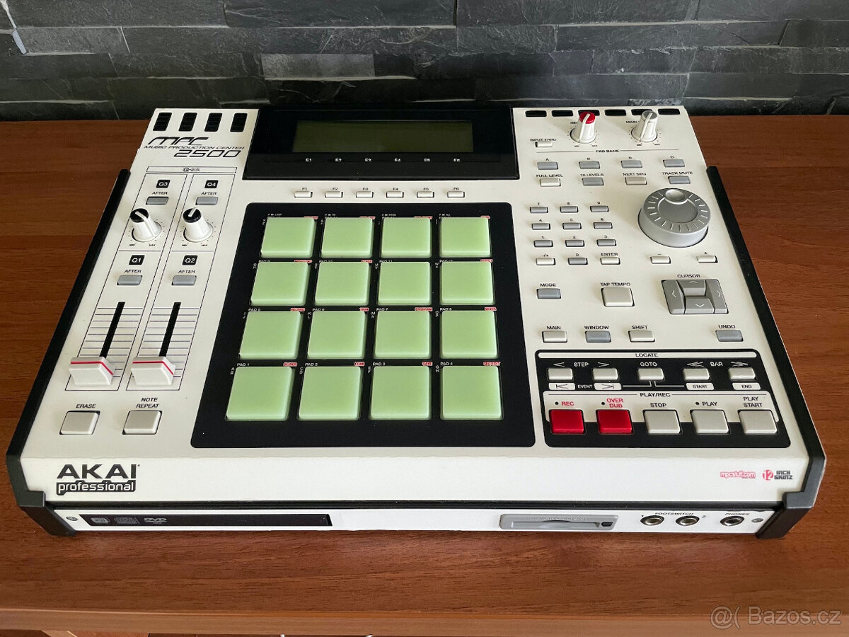 AKAI MPC 2500