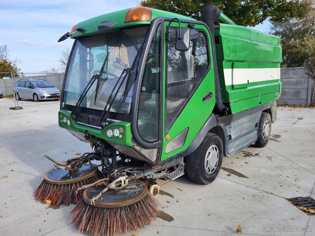 Zametacie vozidlo Johnston Sweeper Division