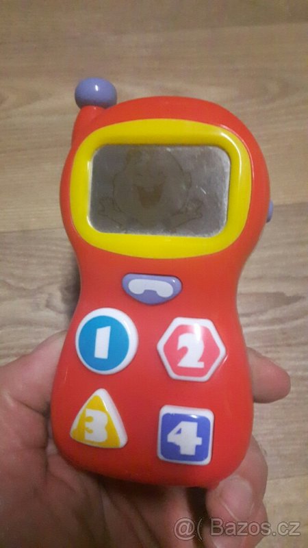 dětský mobilní telefon