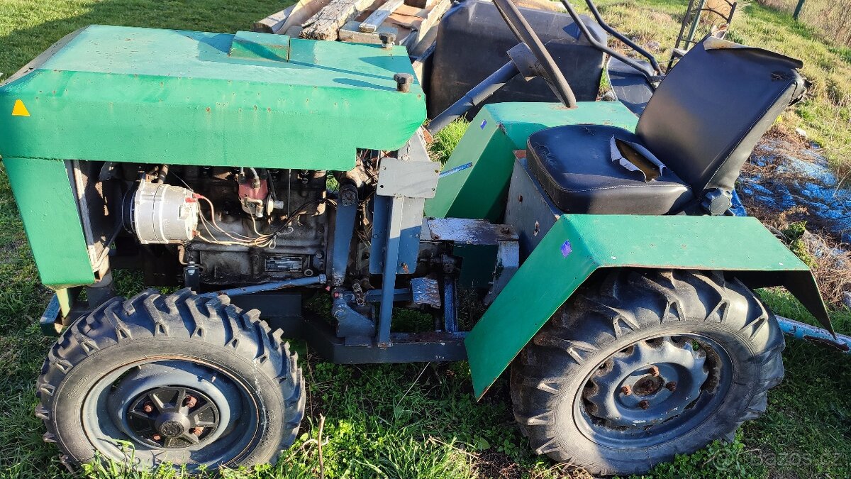 Malotraktor domácí výroby.