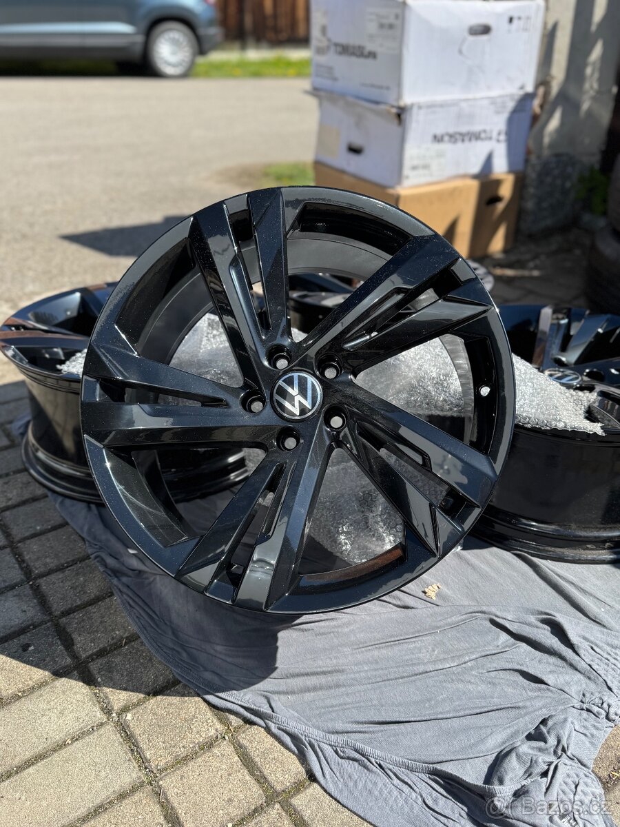 ORIGINÁL Alu Volkswagen VALENCIA R19, 5x112 - TOP STAV