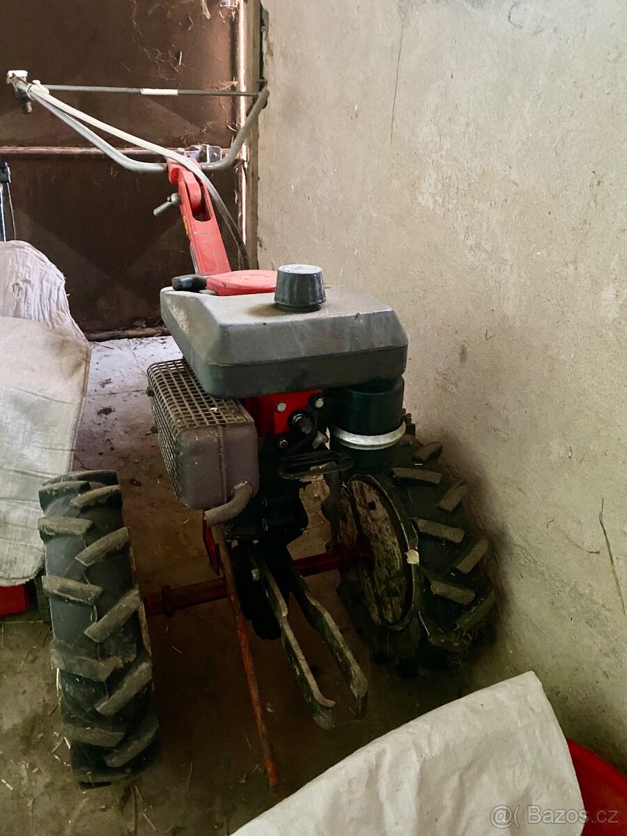 malotraktor vari